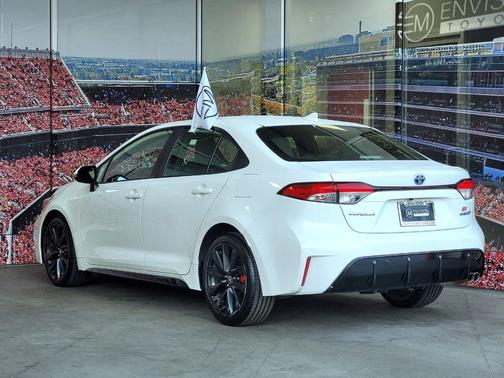2024 Toyota Corolla Hybrid SE