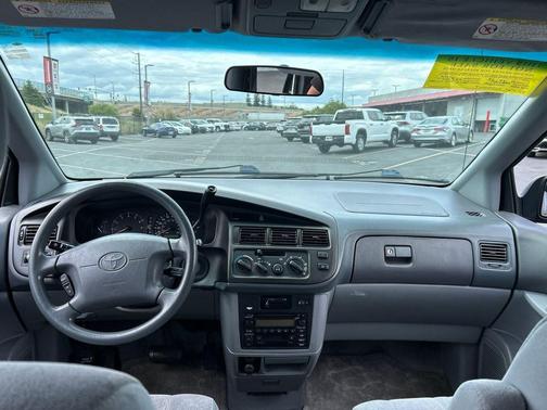 Woodland Pearl 2000 Toyota Sienna LE
