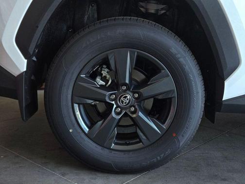 Ice Cap 2026 Toyota RAV4 LE