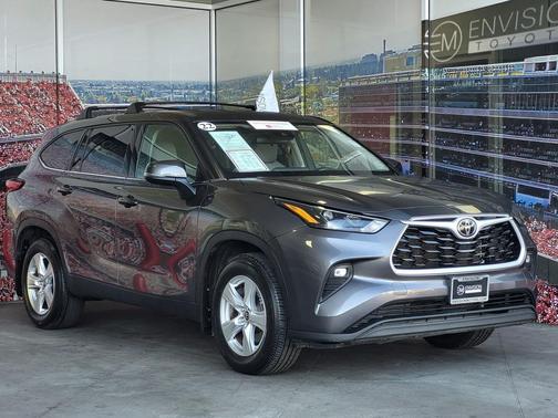 2022 Toyota Highlander LE