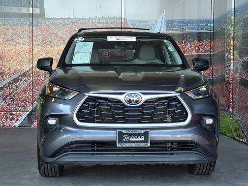 2022 Toyota Highlander LE
