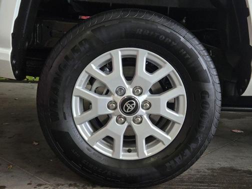 Ice Cap 2026 Toyota Tacoma SR5