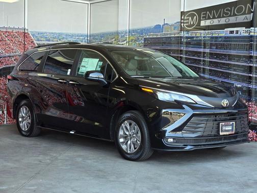 Midnight Black Metallic 2026 Toyota Sienna XLE