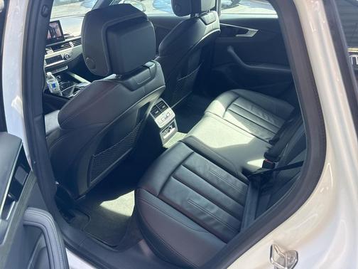 2024 Audi A4 45 S line Premium Plus