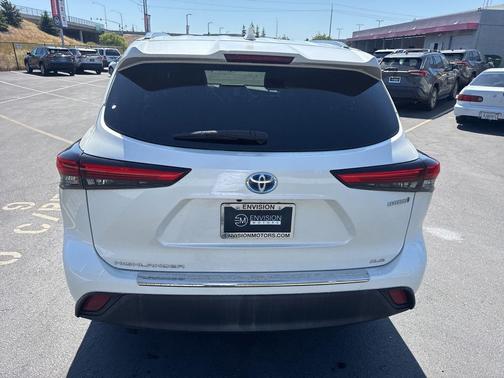 Blizzard Pearl 2020 Toyota Highlander Hybrid XLE