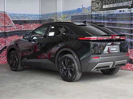Midnight Black Metallic 2026 Toyota C-HR SE