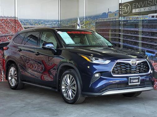 2023 Toyota Highlander Platinum