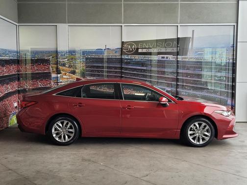 2022 Toyota Avalon XLE