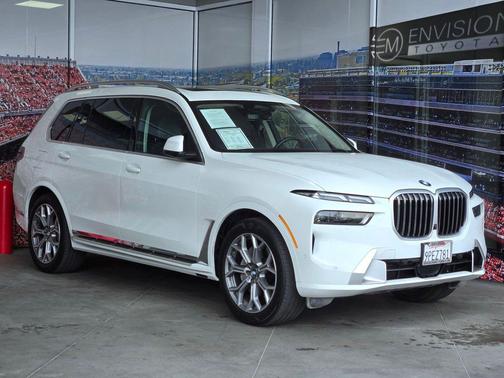 2025 BMW X7 xDrive40i