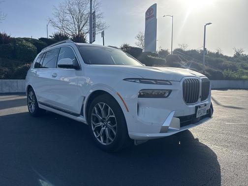 2025 BMW X7 xDrive40i