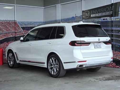 2025 BMW X7 xDrive40i
