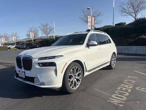 2025 BMW X7 xDrive40i