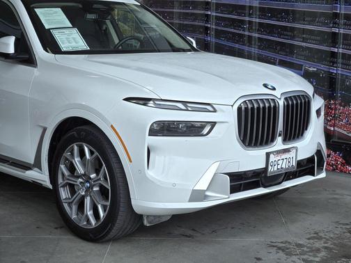 2025 BMW X7 xDrive40i