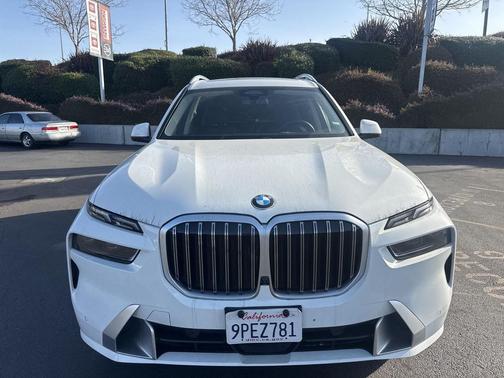 2025 BMW X7 xDrive40i