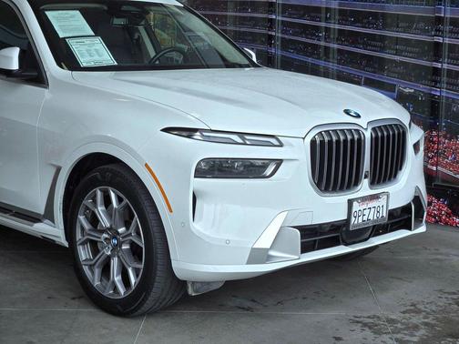 2025 BMW X7 xDrive40i