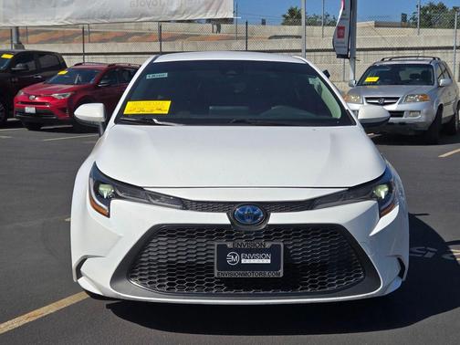 White 2022 Toyota Corolla Hybrid SE