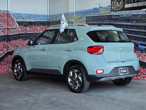 Mirage Green 2025 Hyundai VENUE SEL