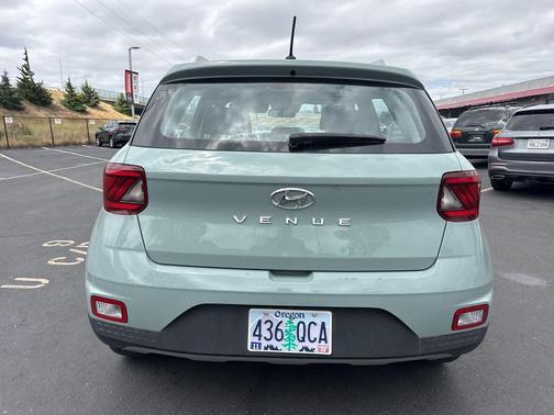 Mirage Green 2025 Hyundai VENUE SEL