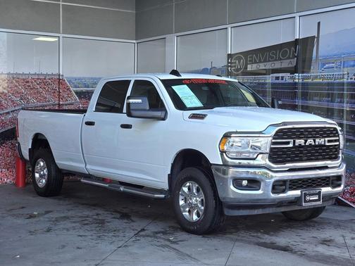 2024 RAM 2500 Big Horn Crew Cab 4x4 8' Box