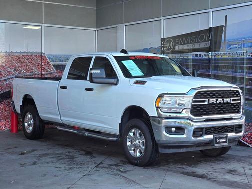2024 RAM 2500 Big Horn Crew Cab 4x4 8' Box