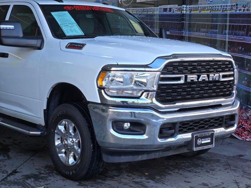 2024 RAM 2500 Big Horn Crew Cab 4x4 8' Box