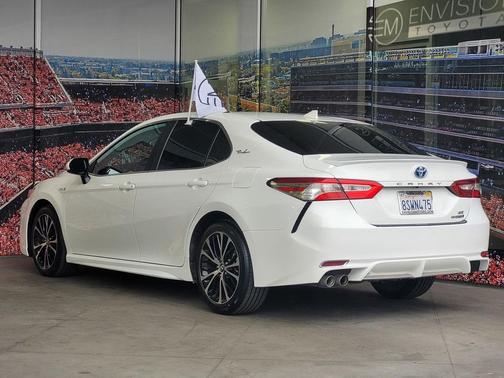 2020 Toyota Camry SE