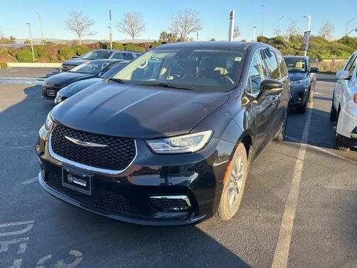 2023 Chrysler Pacifica Hybrid Touring L