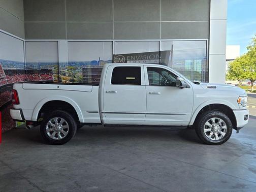 Bright White Clearcoat 2020 RAM 2500 Limited Crew Cab 4x4 6'4' Box