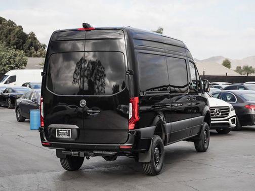2025 Mercedes-Benz Sprinter 2500 Standard Roof