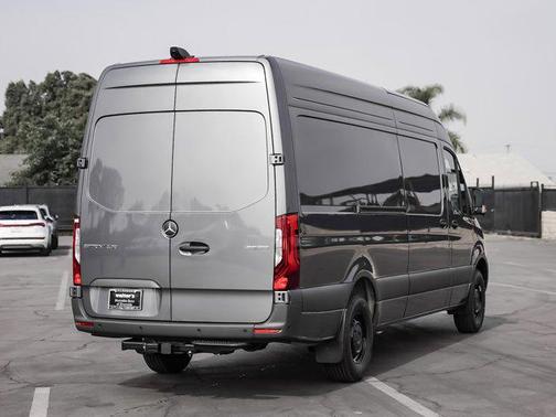 2025 Mercedes-Benz Sprinter 2500 High Roof
