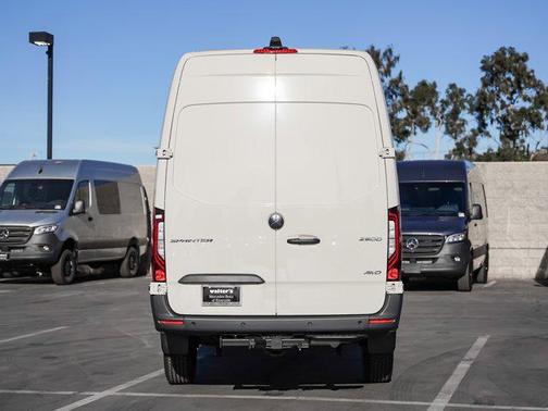 2025 Mercedes-Benz Sprinter 2500 High Roof