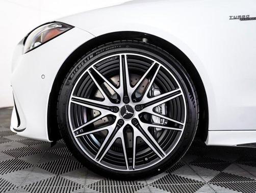2025 Mercedes-Benz AMG C 43 4MATIC