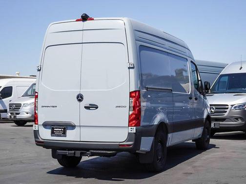 2025 Mercedes-Benz Sprinter 2500 High Roof