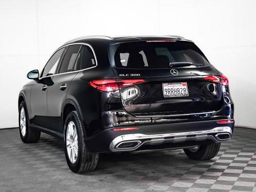 2025 Mercedes-Benz GLC 300 Base