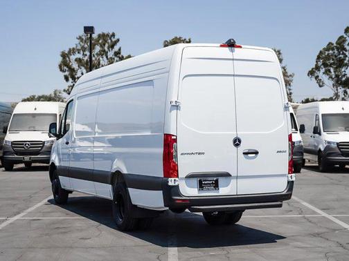 2025 Mercedes-Benz Sprinter 3500 High Roof