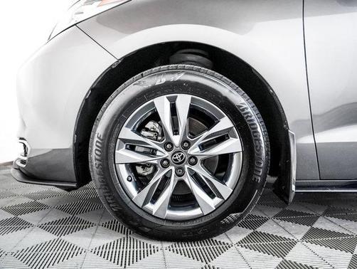 2024 Toyota Sienna Limited
