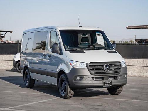 2025 Mercedes-Benz Sprinter 2500 Standard Roof