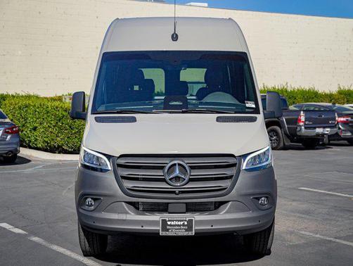 2025 Mercedes-Benz Sprinter 2500 Standard Roof