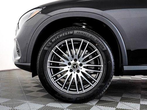 2026 Mercedes-Benz GLC 300 Base