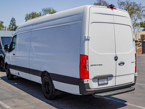 2022 Mercedes-Benz Sprinter 4500 High Roof V6