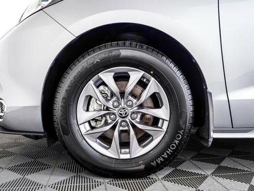 2023 Toyota Sienna XLE 7 Passenger