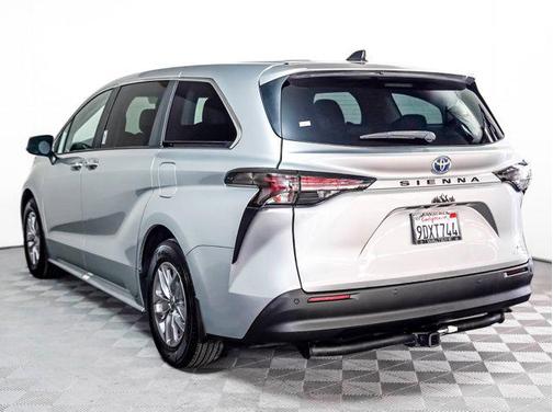 2023 Toyota Sienna XLE 7 Passenger