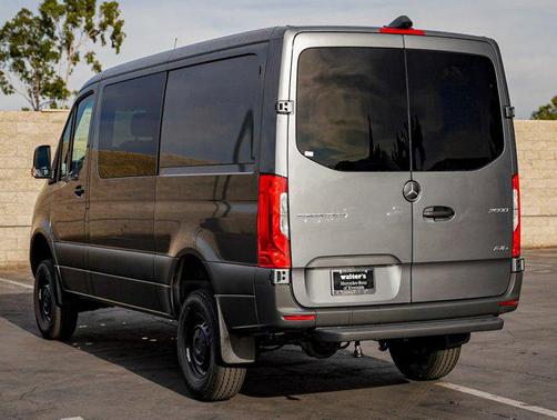 2025 Mercedes-Benz Sprinter 2500 Standard Roof