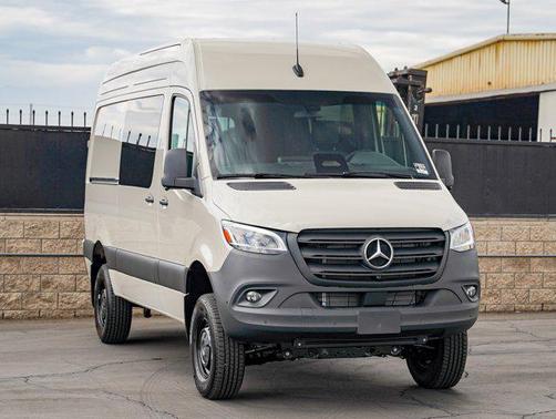 2025 Mercedes-Benz Sprinter 2500 Standard Roof