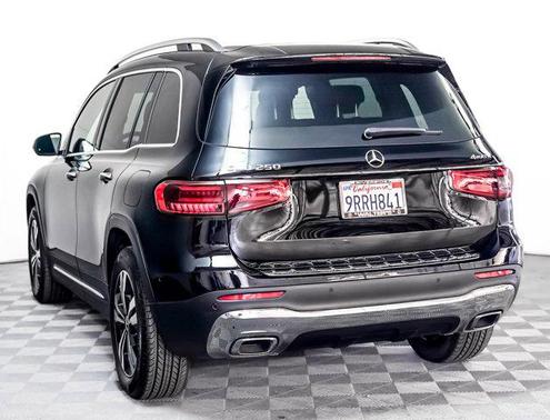 2025 Mercedes-Benz GLB 250 4MATIC