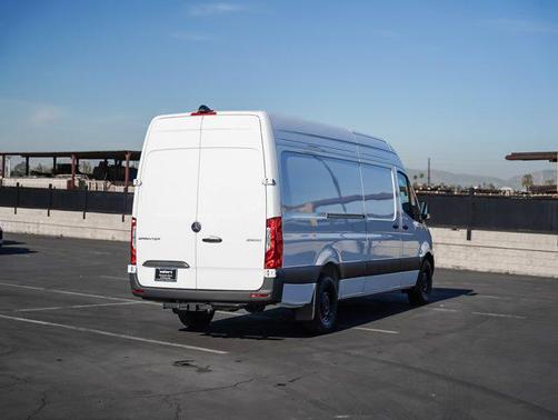 2026 Mercedes-Benz Sprinter 2500 High Roof