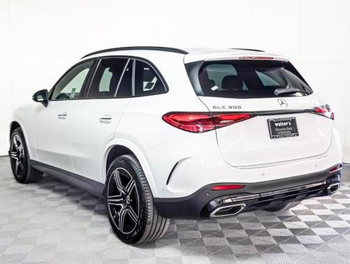 2025 Mercedes-Benz GLC 300 Base