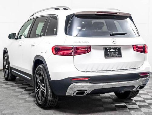 Polar White 2026 Mercedes-Benz GLB 250 Base