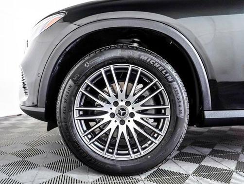 2025 Mercedes-Benz GLC 300 Base
