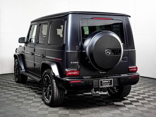 MANUFAKTUR Night Black Magno 2026 Mercedes-Benz G-Class G 550